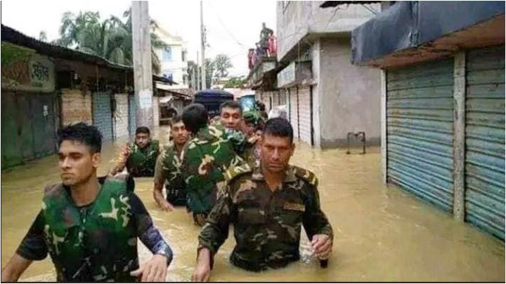 সেনাবাহিনী সিলেটে বন্যাদুর্গতদের উদ্ধারে কাজ করছে